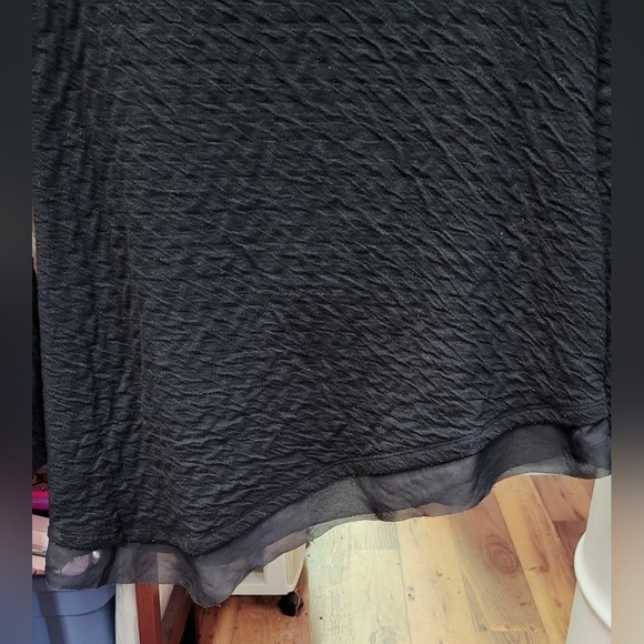 Simply Vera Wang Asymmetrical Sheer Hem Black Long Sleeve Top XS - Picture 8 of 9